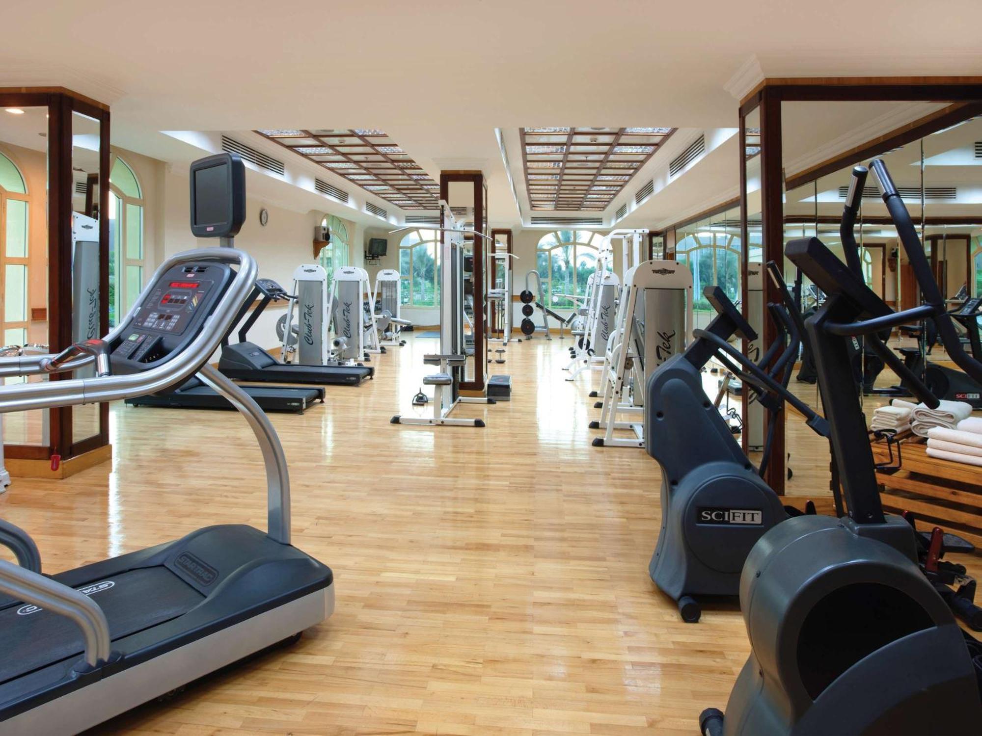 Giza Moevenpick Hotel Cairo - Media City מראה חיצוני תמונה The gym at the Taj Bengal